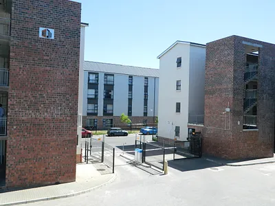 2 Bedroom Apartment For Sale in Cape Town - v3lf.webp