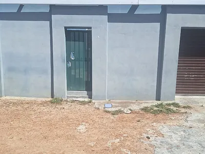 3 Bedroom House For Sale in Cape Town - YZKy.webp