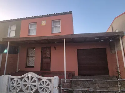 2 Bedroom House For Sale in Mitchells Plain - zpYm.webp