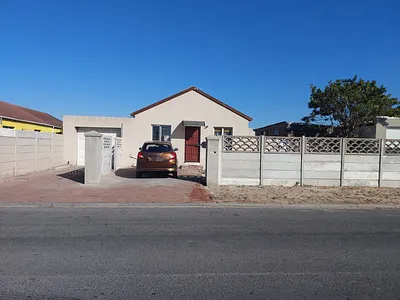 3 Bedroom House For Sale in Mitchells Plain - bKq3.webp