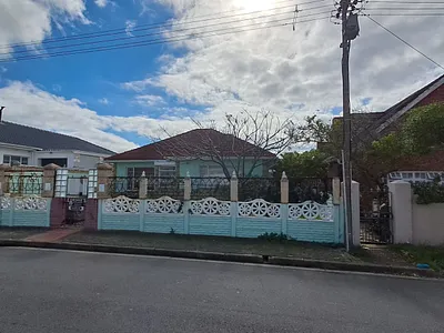 5 Bedroom House For Sale in Cape Town - DKor.webp