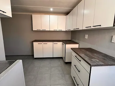 2 Bedroom House For Sale in Mitchells Plain - cawy.webp