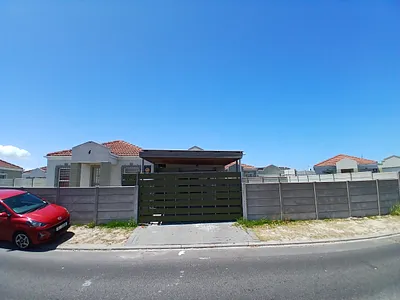 3 Bedroom House For Sale in Mitchells Plain - nQPD.webp