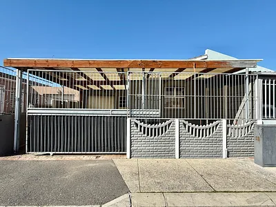 3 Bedroom House For Sale in Mitchells Plain - y38d.webp