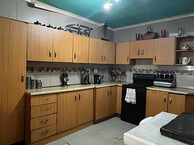 3 Bedroom House For Sale in Cape Town - img