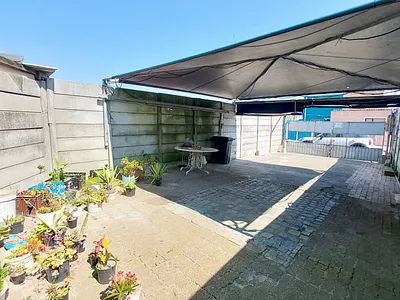 2 Bedroom House For Sale in Cape Town - img