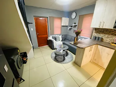 2 Bedroom House For Sale in Mitchells Plain - 7Mkt.webp