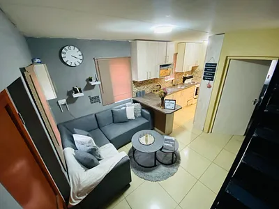 2 Bedroom House For Sale in Mitchells Plain - lUI4.webp