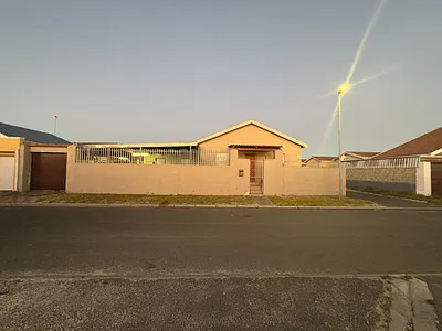 3 Bedroom House For Sale in Mitchells Plain - uAdd.webp