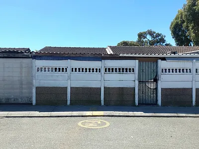 3 Bedroom House For Sale in Mitchells Plain - F4co.webp