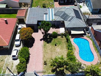 4 Bedroom House For Sale in Cape Town - HxQ4.webp