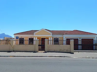 3 Bedroom House For Sale in Cape Town - XRUP.webp