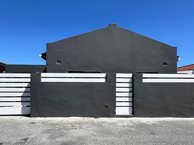 3 Bedroom House For Sale in Mitchells Plain - nmND.webp