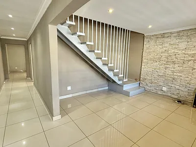 3 Bedroom House For Sale in Cape Town - EPJl.webp