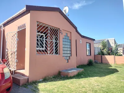 3 Bedroom House For Sale in Eersterivier - bj1s.webp