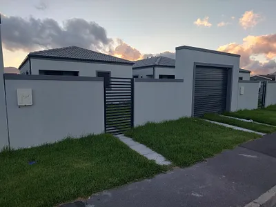3 Bedroom House For Sale in Cape Town - p2P3.webp