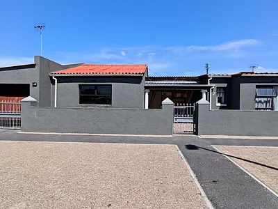 3 Bedroom House For Sale in Cape Town - Ywau.webp