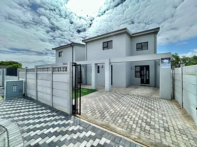 3 Bedroom House For Sale in Eersterivier - KSQ8.webp