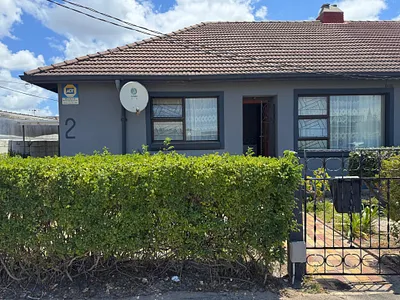 4 Bedroom House For Sale in Cape Town - img