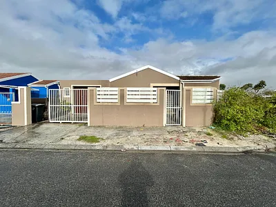 3 Bedroom House For Sale in Mitchells Plain - jTPn.webp