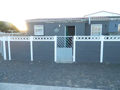 2 Bedroom House For Sale in Mitchells Plain - rqxJ.webp
