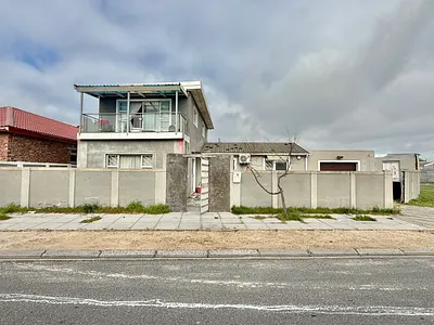 4 Bedroom House For Sale in Mitchells Plain - RL4A.webp