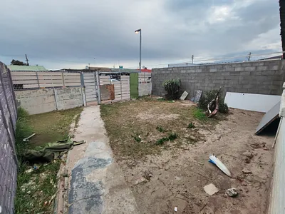 1 Bedroom House For Sale in Cape Town - PiK6.webp