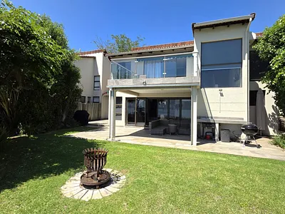 3 Bedroom Townhouse For Sale in Hartbeespoort - pNrU.webp