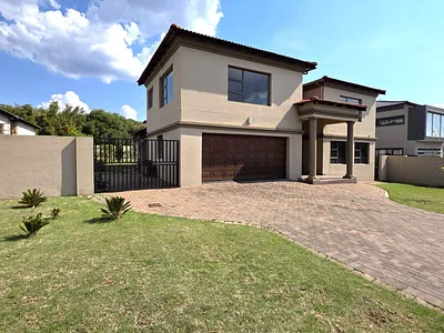 3 Bedroom House For Sale in Hartbeespoort - Zj0M.webp