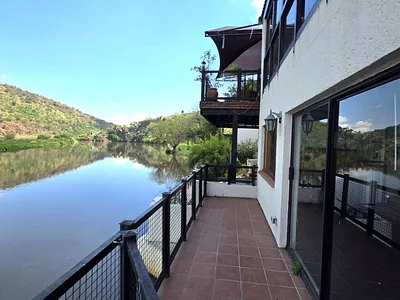 4 Bedroom Apartment For Sale in Hartbeespoort - 56u0.webp