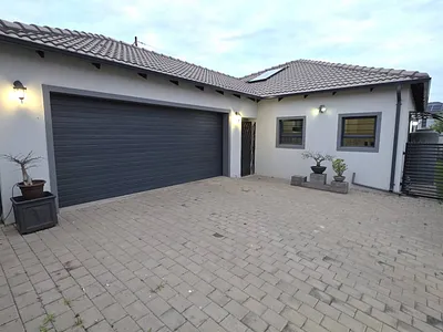 3 Bedroom House For Sale in Hartbeespoort - 9dxq.webp