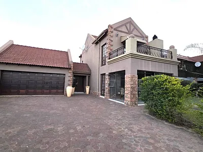 3 Bedroom House For Sale in Hartbeespoort - dJX8.webp
