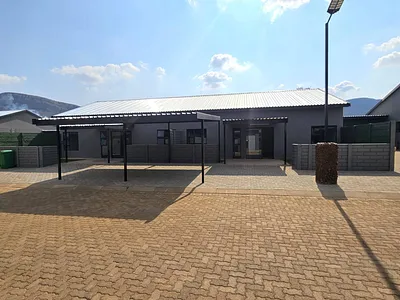 2 Bedroom Apartment For Sale in Hartbeespoort - baYQ.webp