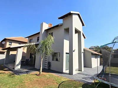3 Bedroom House For Sale in Hartbeespoort - kUXf.webp