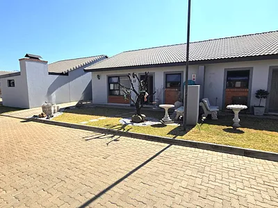 2 Bedroom Apartment For Sale in Hartbeespoort - s356.webp
