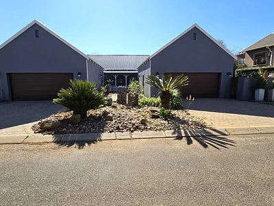 5 Bedroom House For Sale in Hartbeespoort - img