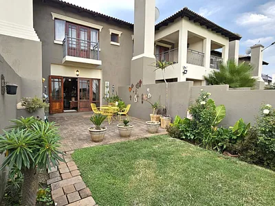 2 Bedroom Townhouse For Sale in Hartbeespoort - img
