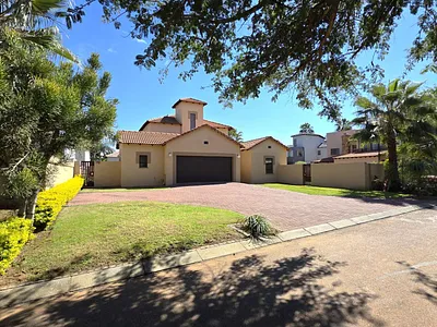 4 Bedroom House For Sale in Hartbeespoort - XZcq.webp