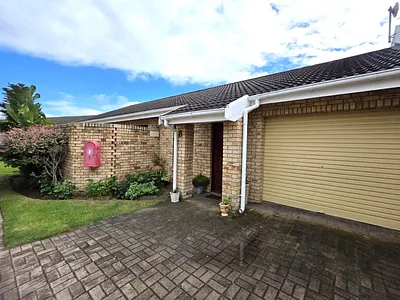3 Bedroom Townhouse For Sale in Jeffreys Bay - bCjO.webp