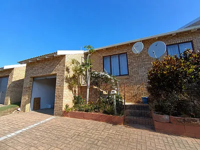 2 Bedroom Townhouse For Sale in Jeffreys Bay - img