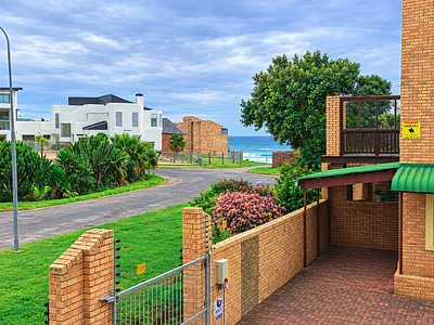 4 Bedroom Apartment For Sale in Jeffreys Bay - nUlp.webp