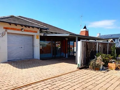3 Bedroom House For Sale in Jeffreys Bay - img