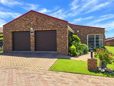 3 Bedroom Townhouse For Sale in Jeffreys Bay - img