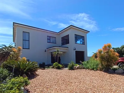 4 Bedroom House For Sale in Jeffreys Bay - tmwC.webp