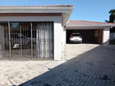 2 Bedroom House For Sale in Humansdorp - SHV8.webp