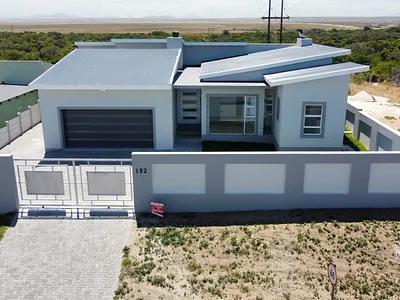 3 Bedroom House For Sale in Jeffreys Bay - 99J3.webp
