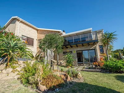 5 Bedroom House For Sale in Jeffreys Bay - J5cn.webp
