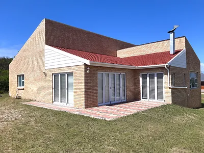 3 Bedroom House For Sale in Jeffreys Bay - kkrF.webp