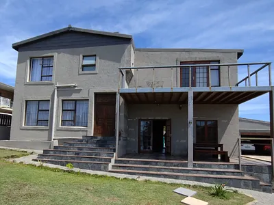 5 Bedroom House For Sale in Jeffreys Bay - qxQ2.webp