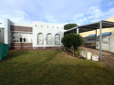 2 Bedroom House For Sale in Jeffreys Bay - 0RUS.webp